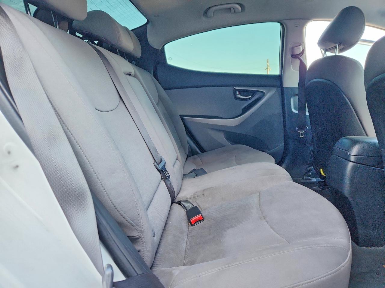 2015 Hyundai Elantra Se White vin: 5NPDH4AE8FH609893
