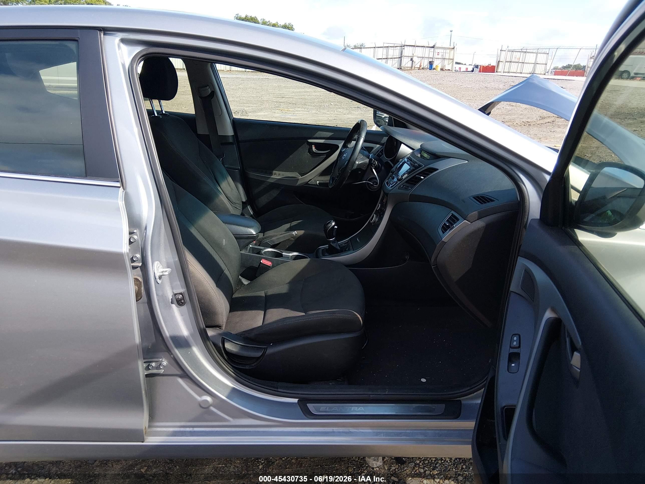 2015 Hyundai Elantra Se Серебряный vin: 5NPDH4AE8FH620957