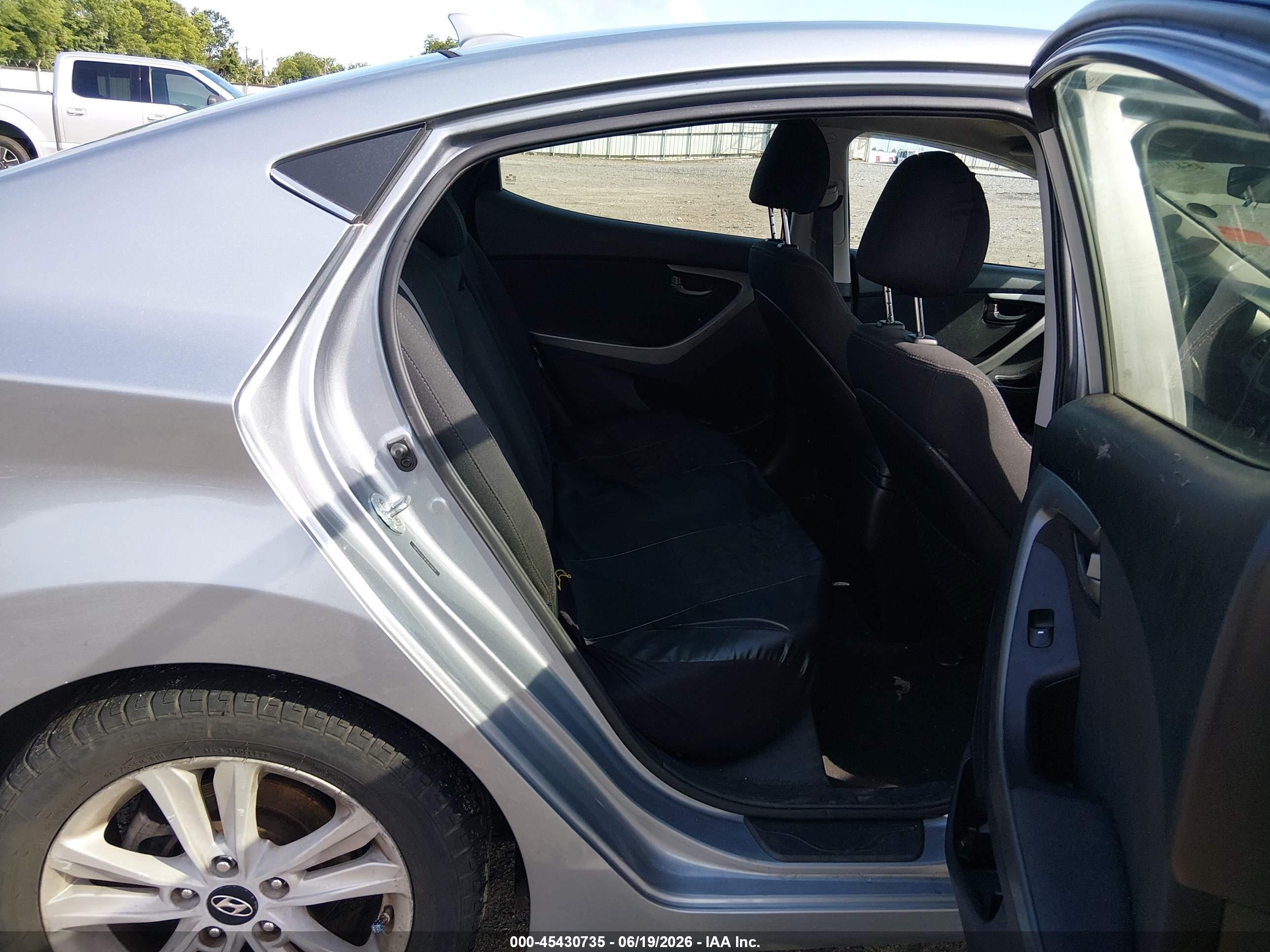 2015 Hyundai Elantra Se Серебряный vin: 5NPDH4AE8FH620957