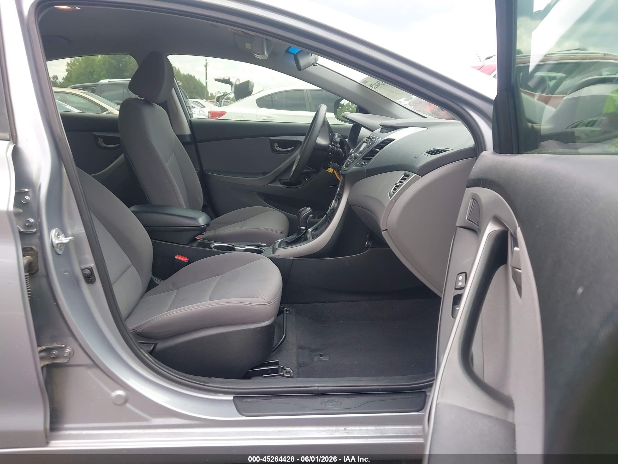 2015 Hyundai Elantra Se Silver vin: 5NPDH4AE8FH631621