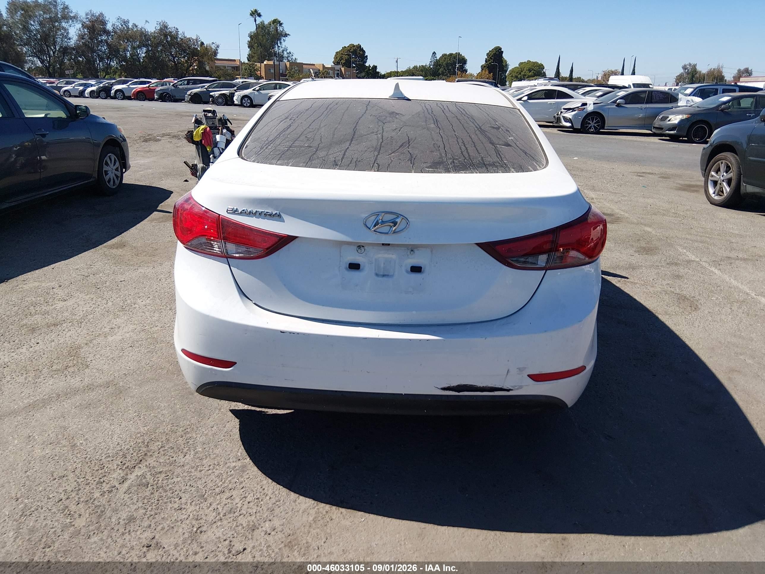 2015 Hyundai Elantra Se White vin: 5NPDH4AE8FH637712