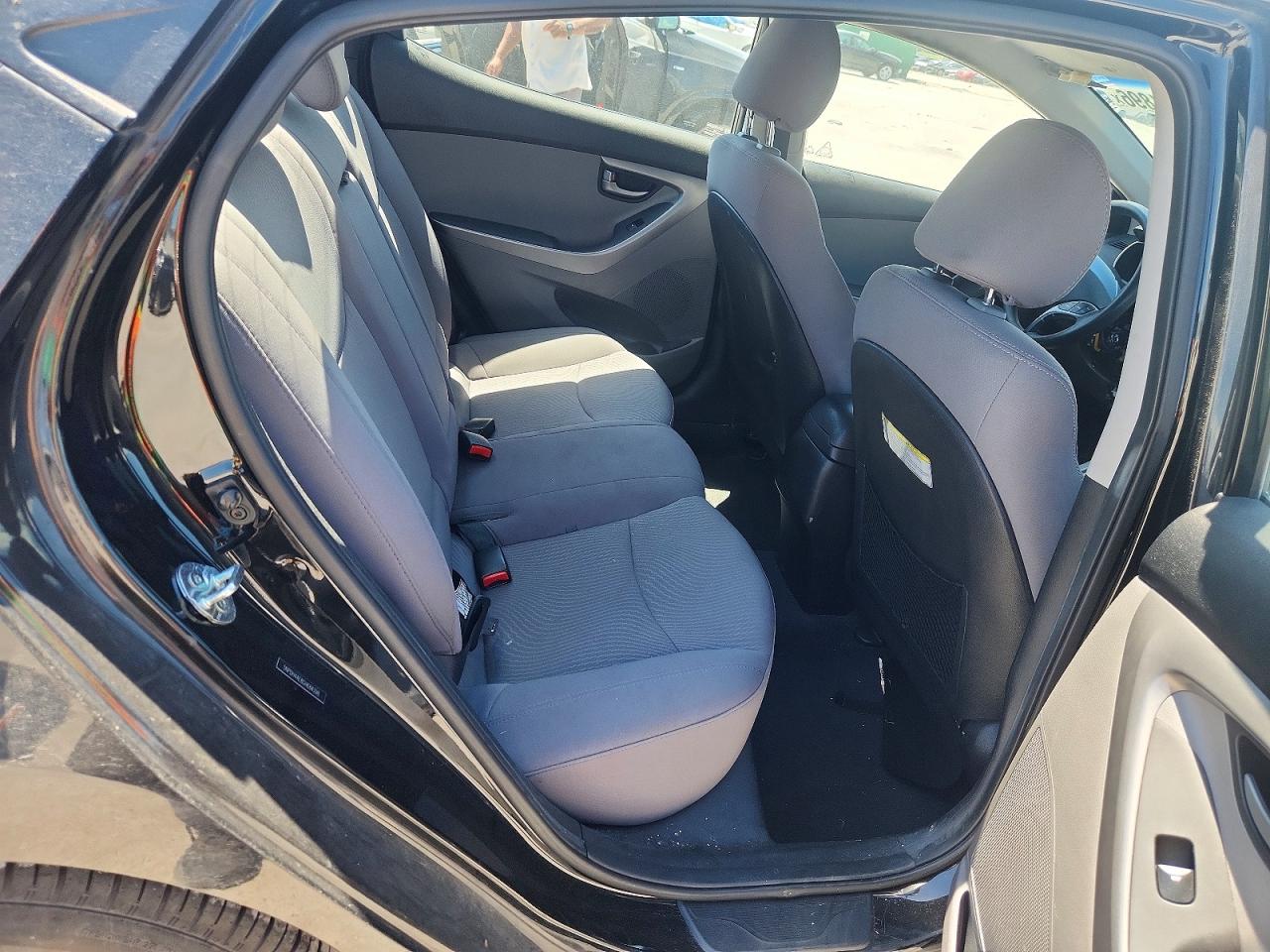2016 Hyundai Elantra Se Black vin: 5NPDH4AE8GH684398