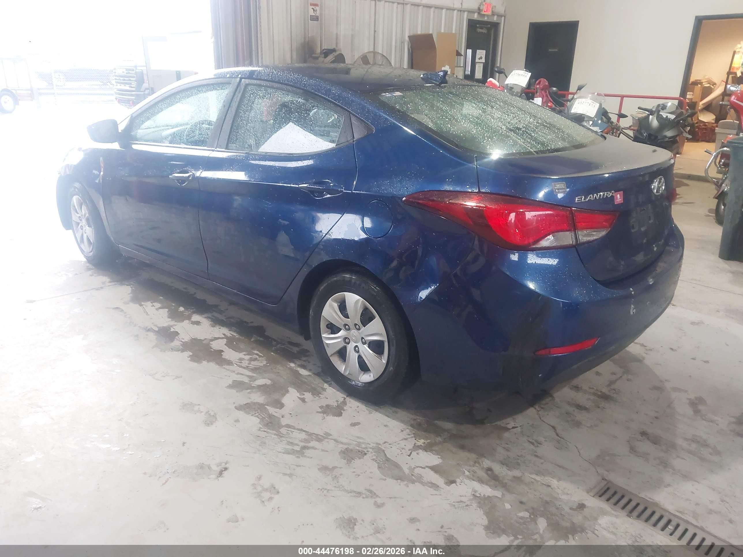 2016 Hyundai Elantra Se Blue vin: 5NPDH4AE8GH702060