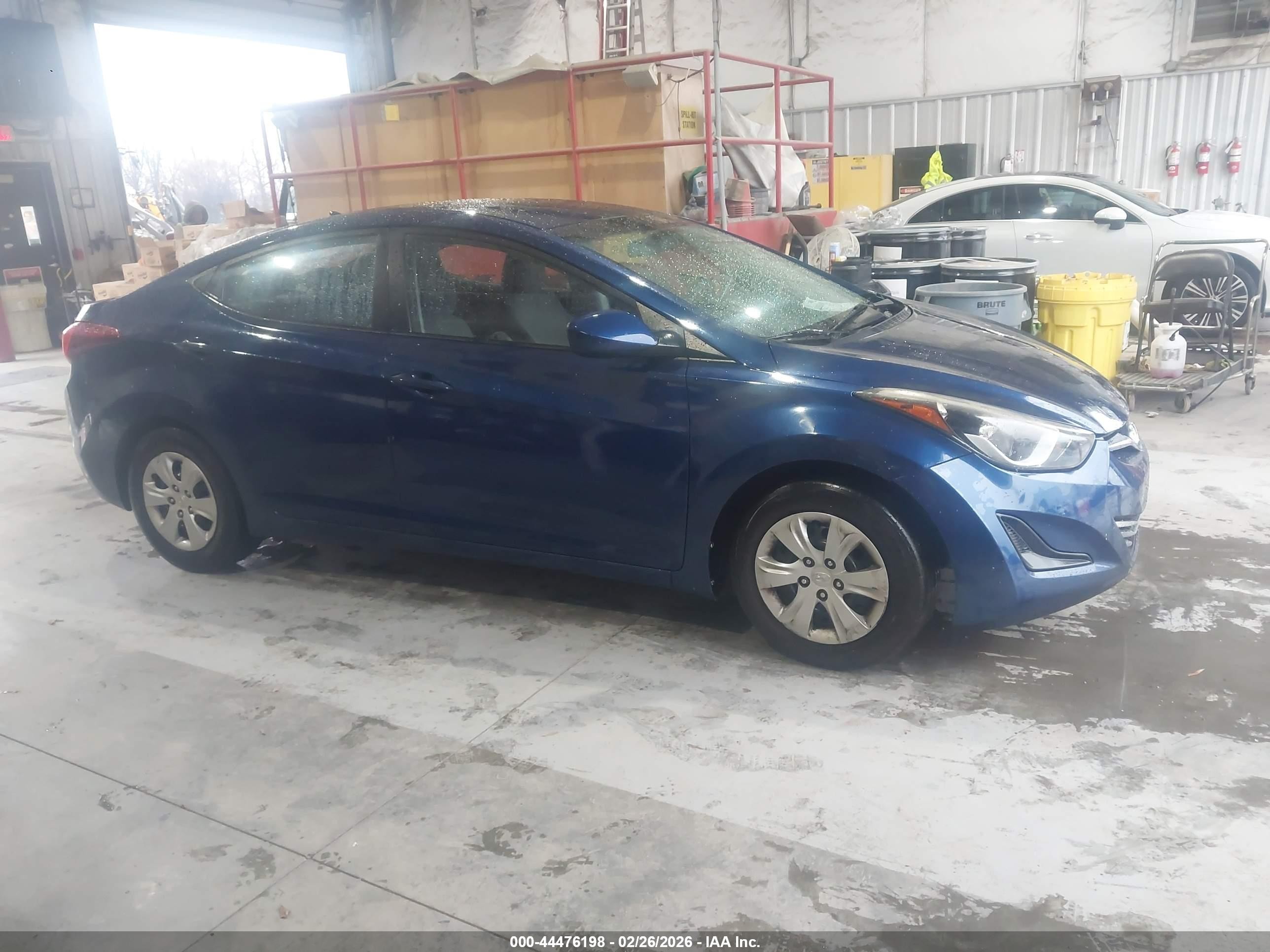 2016 Hyundai Elantra Se Blue vin: 5NPDH4AE8GH702060