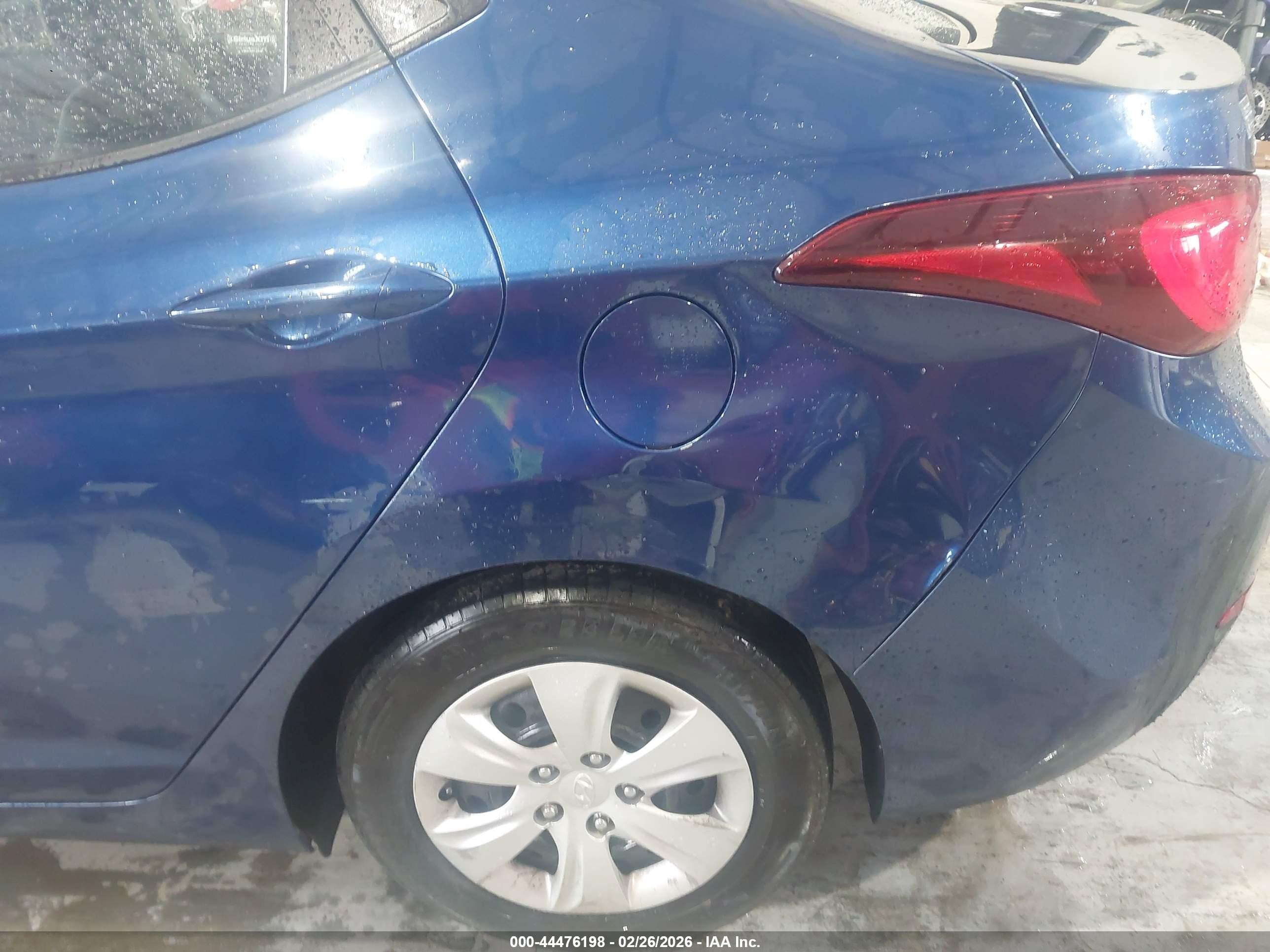 2016 Hyundai Elantra Se Blue vin: 5NPDH4AE8GH702060