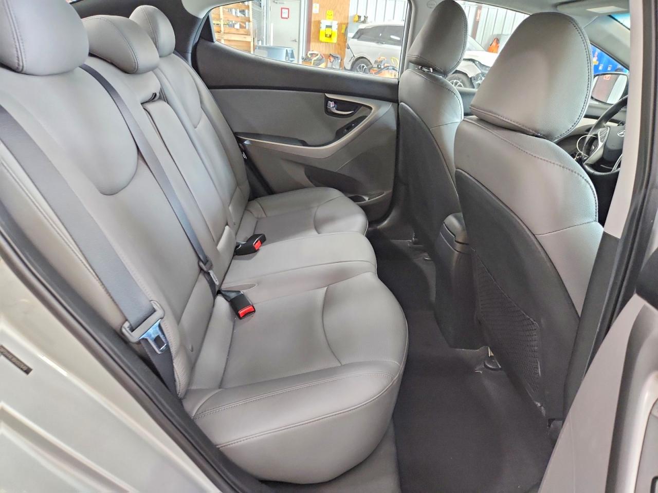 2011 Hyundai Elantra Limited Silver vin: 5NPDH4AE9BH002640