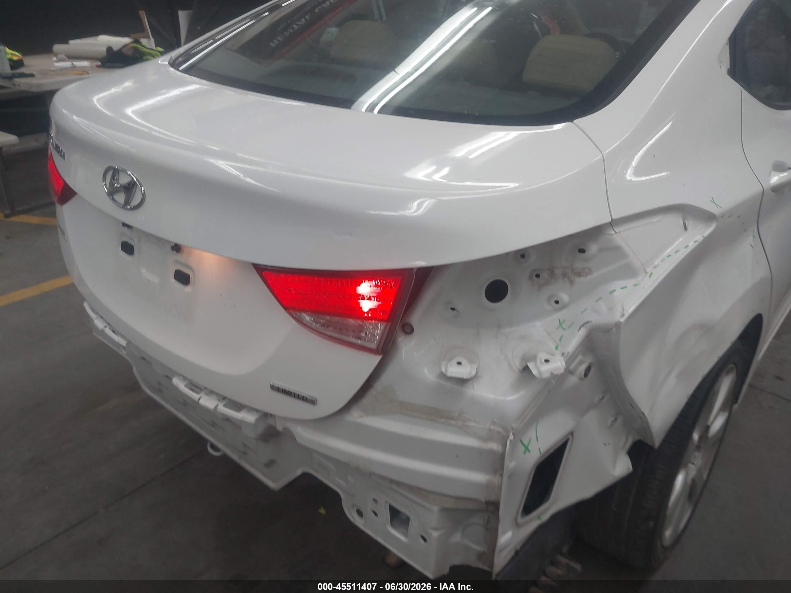 2011 Hyundai Elantra Limited White vin: 5NPDH4AE9BH005988