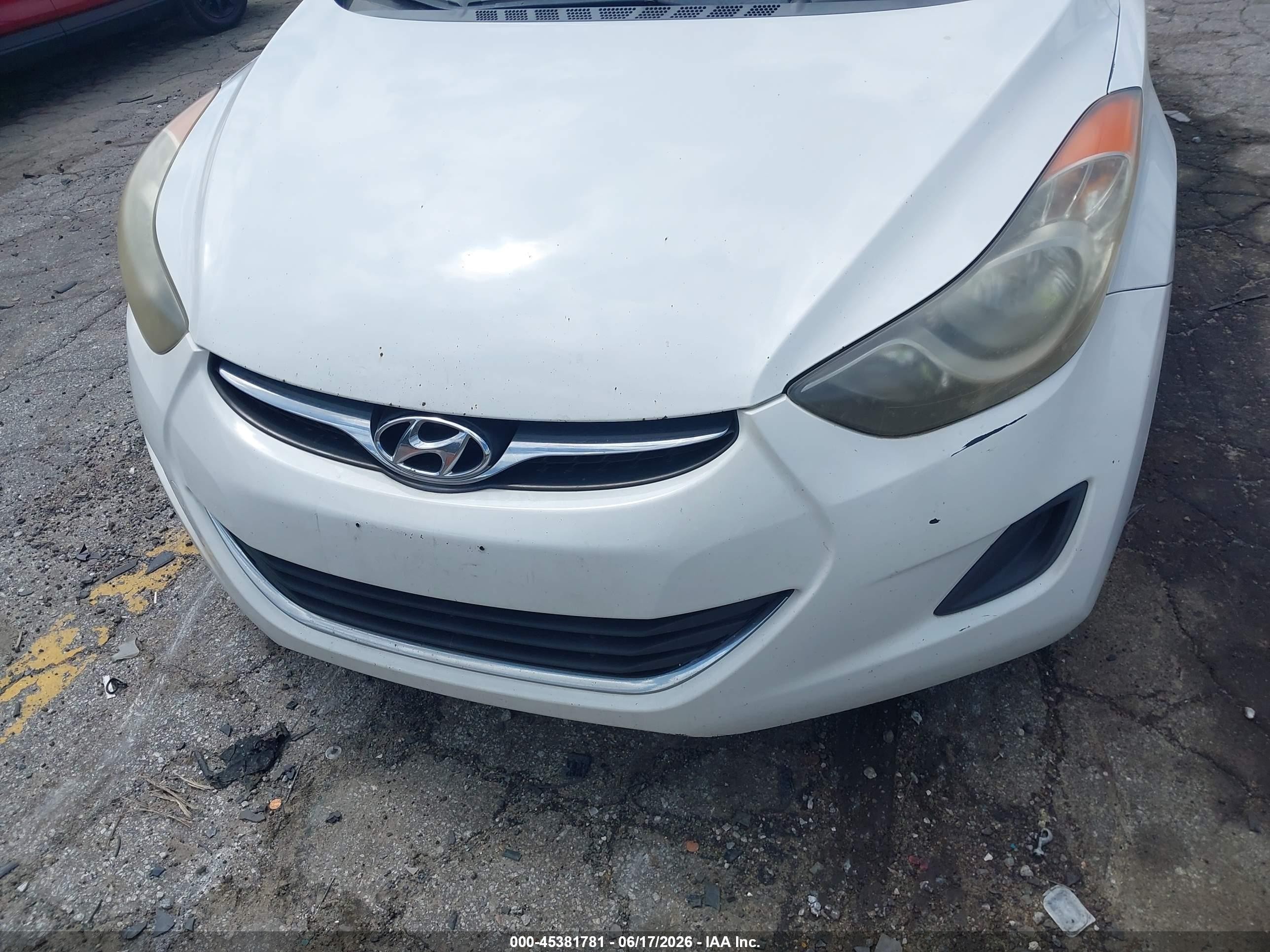 2011 Hyundai Elantra Gls White vin: 5NPDH4AE9BH007773