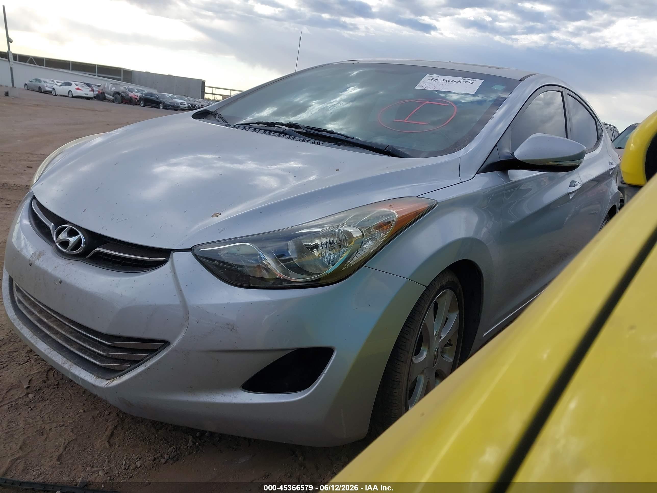 2011 Hyundai Elantra Limited Silver vin: 5NPDH4AE9BH014285