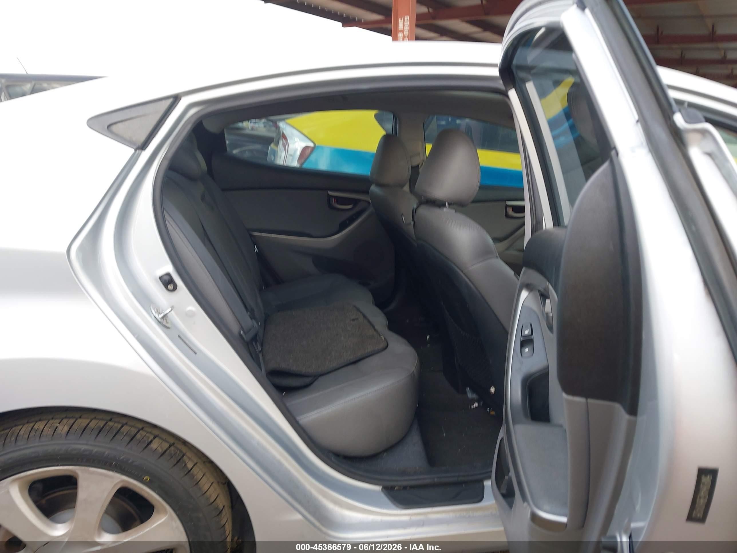 2011 Hyundai Elantra Limited Silver vin: 5NPDH4AE9BH014285