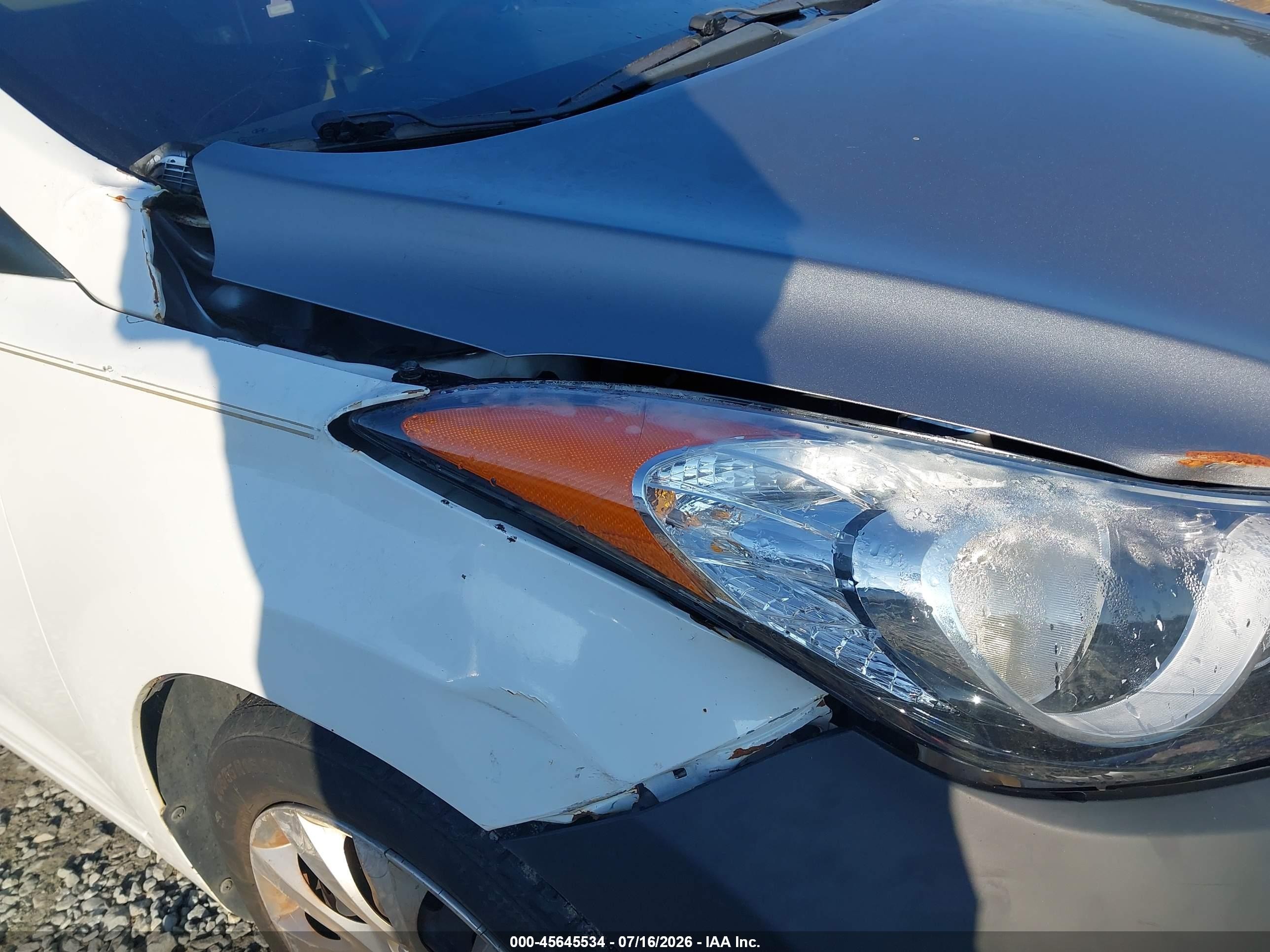 2011 Hyundai Elantra Gls White vin: 5NPDH4AE9BH028235