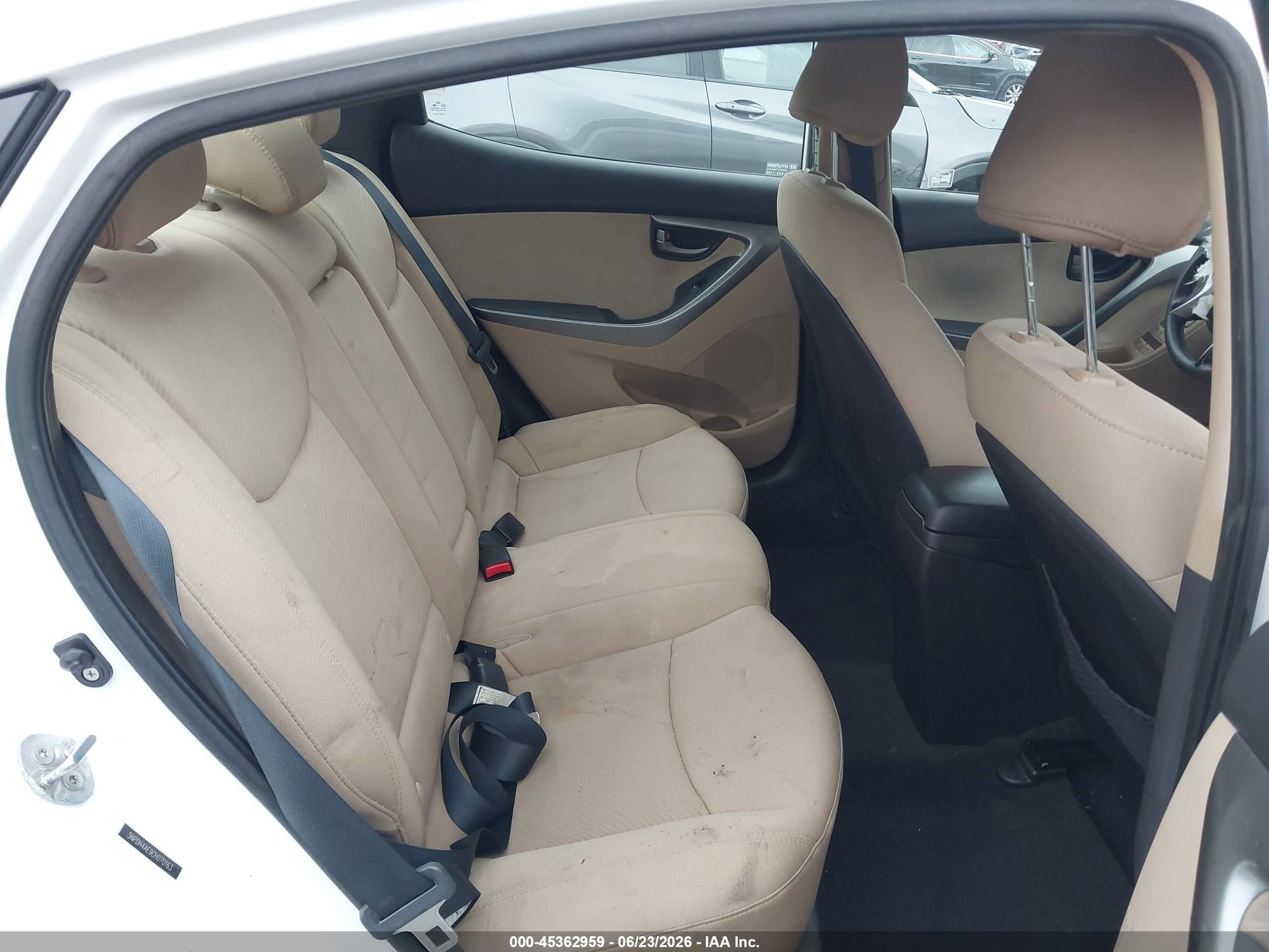 2012 Hyundai Elantra Gls White vin: 5NPDH4AE9CH070163