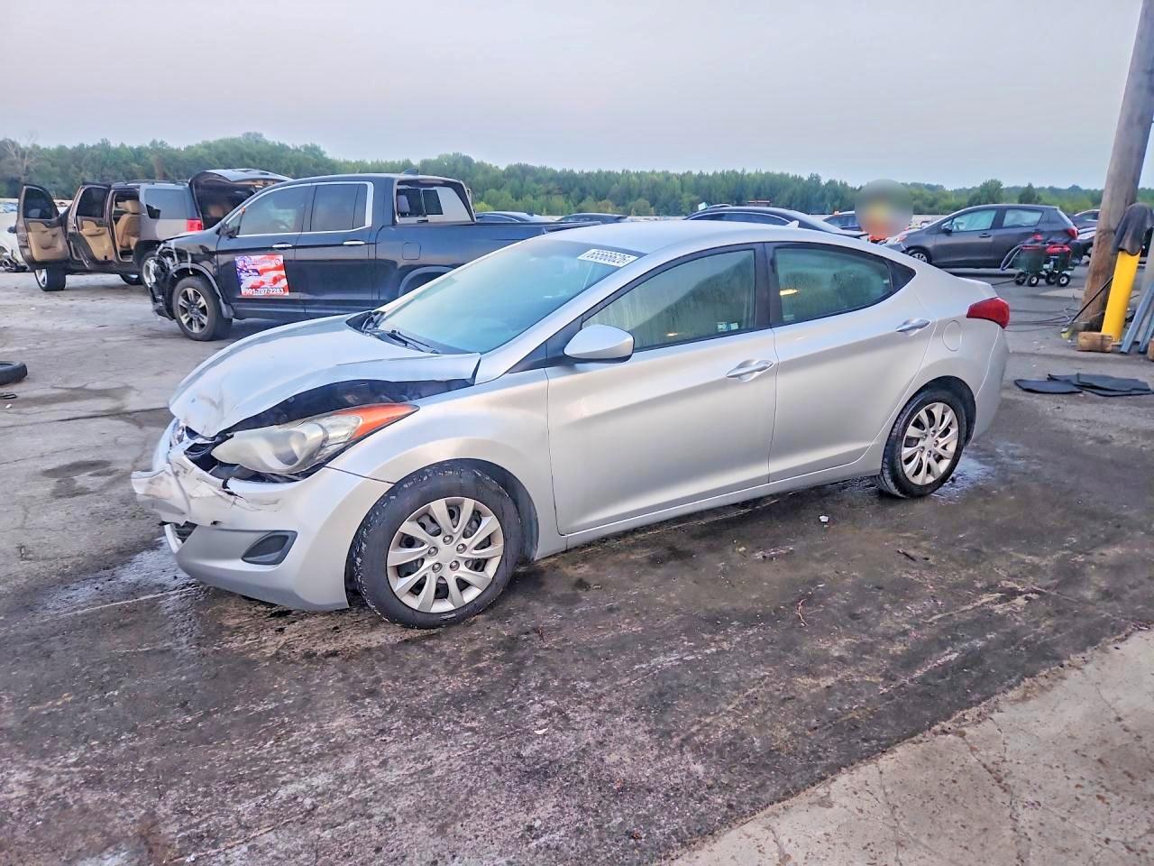 2012 Hyundai Elantra Gls Silver vin: 5NPDH4AE9CH077159