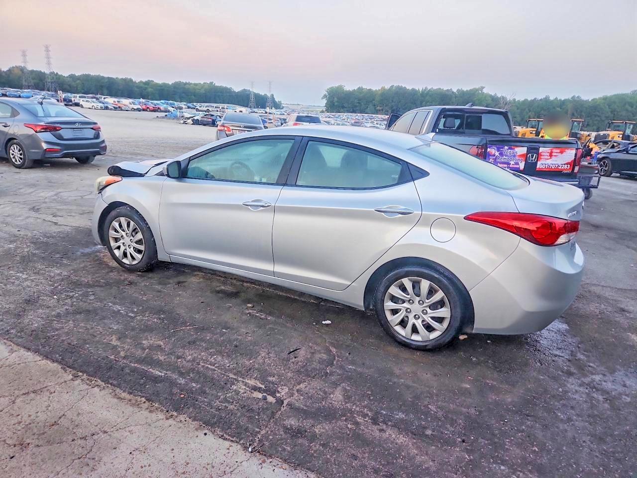 2012 Hyundai Elantra Gls Silver vin: 5NPDH4AE9CH077159