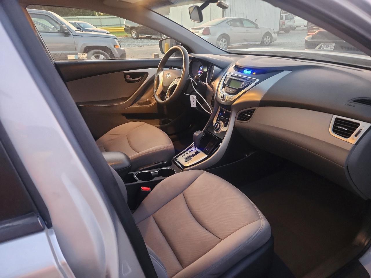 2012 Hyundai Elantra Gls Silver vin: 5NPDH4AE9CH077159