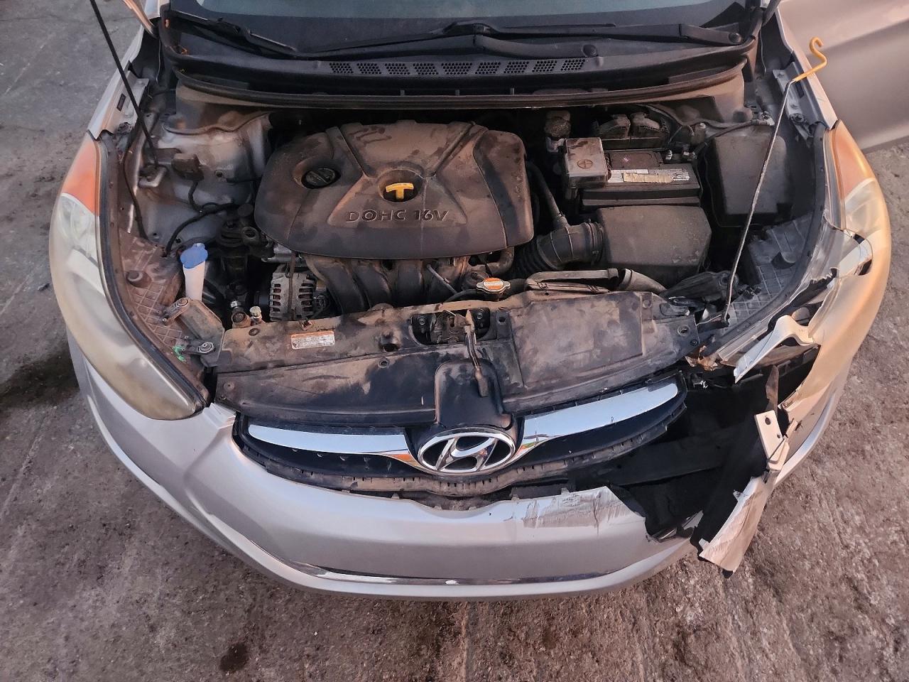 2012 Hyundai Elantra Gls Silver vin: 5NPDH4AE9CH077159