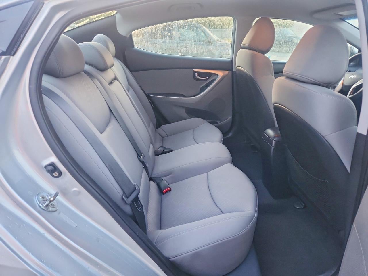 2012 Hyundai Elantra Gls Silver vin: 5NPDH4AE9CH077159