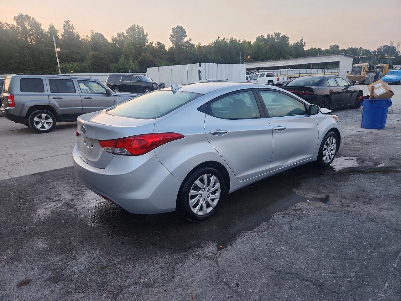 2012 Hyundai Elantra Gls Silver vin: 5NPDH4AE9CH077159