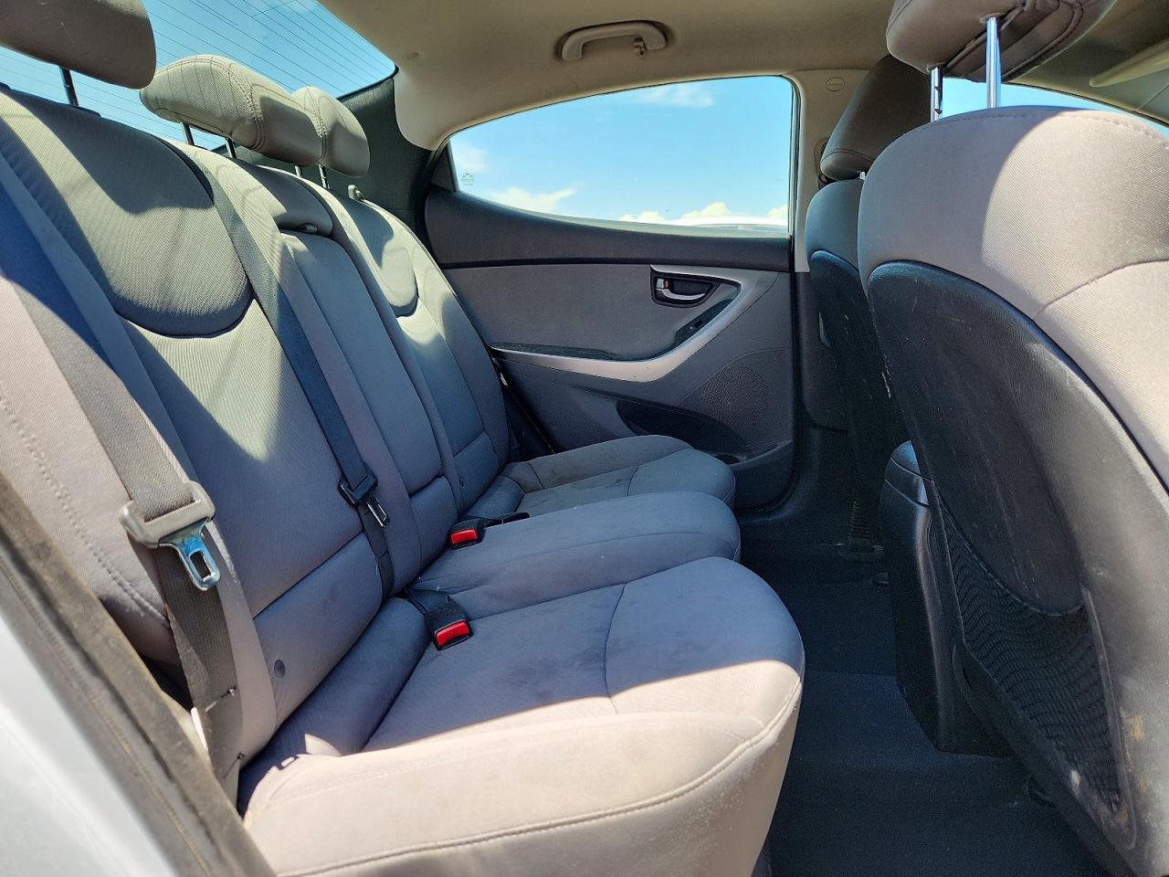 2012 Hyundai Elantra Gls Silver vin: 5NPDH4AE9CH080742