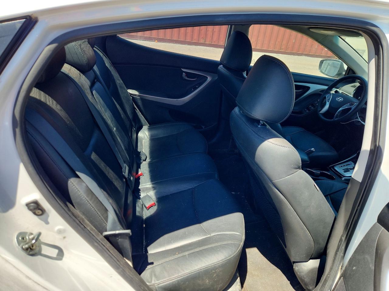 2012 Hyundai Elantra Gls White vin: 5NPDH4AE9CH088503