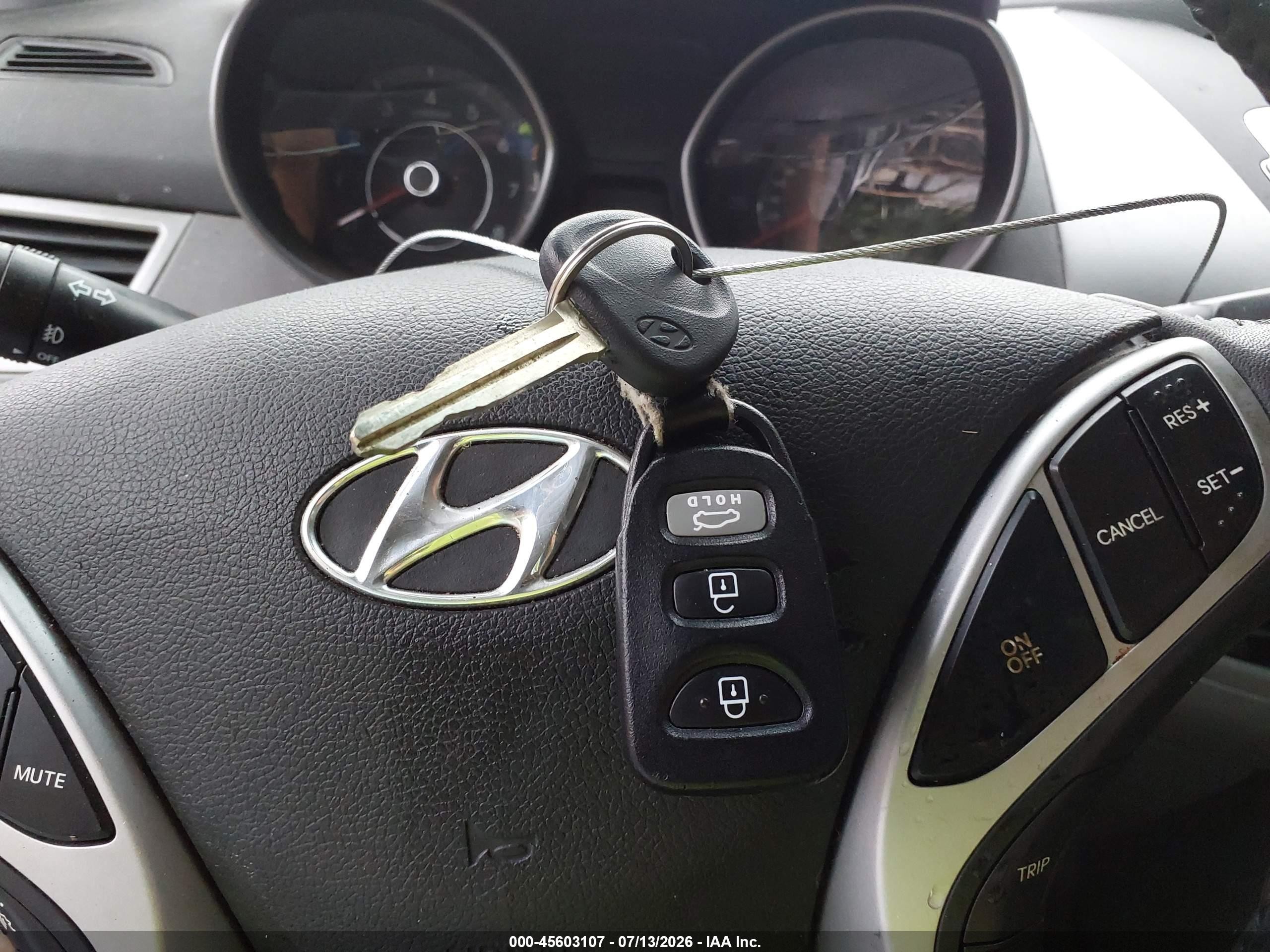 2012 Hyundai Elantra Limited Silver vin: 5NPDH4AE9CH141538