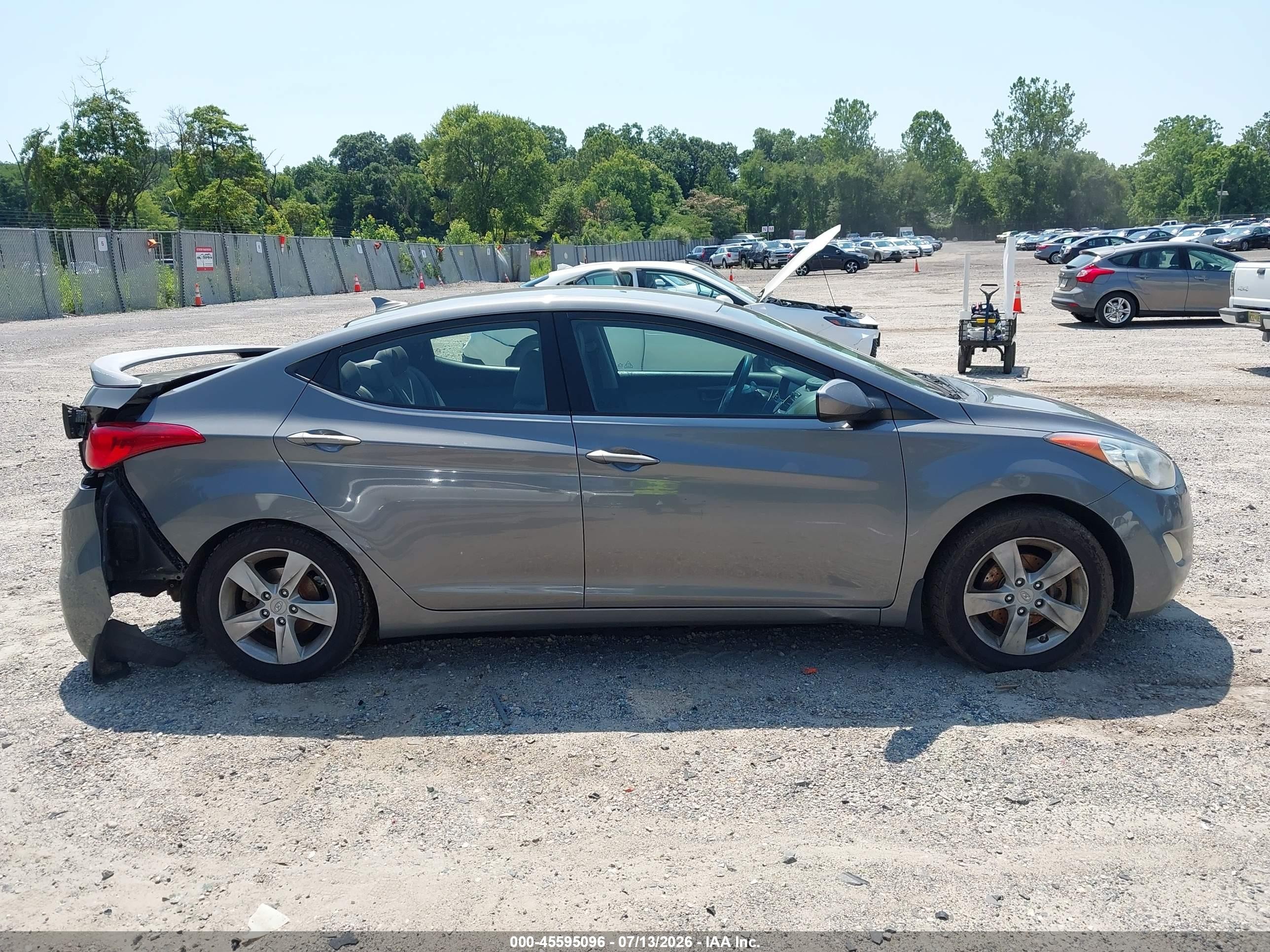 2013 Hyundai Elantra Gls Gray vin: 5NPDH4AE9DH156655