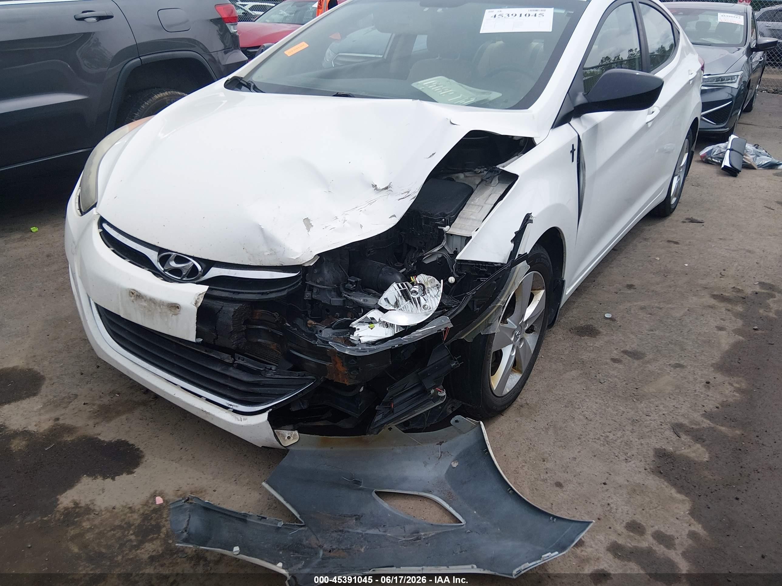 2013 Hyundai Elantra Gls White vin: 5NPDH4AE9DH174928