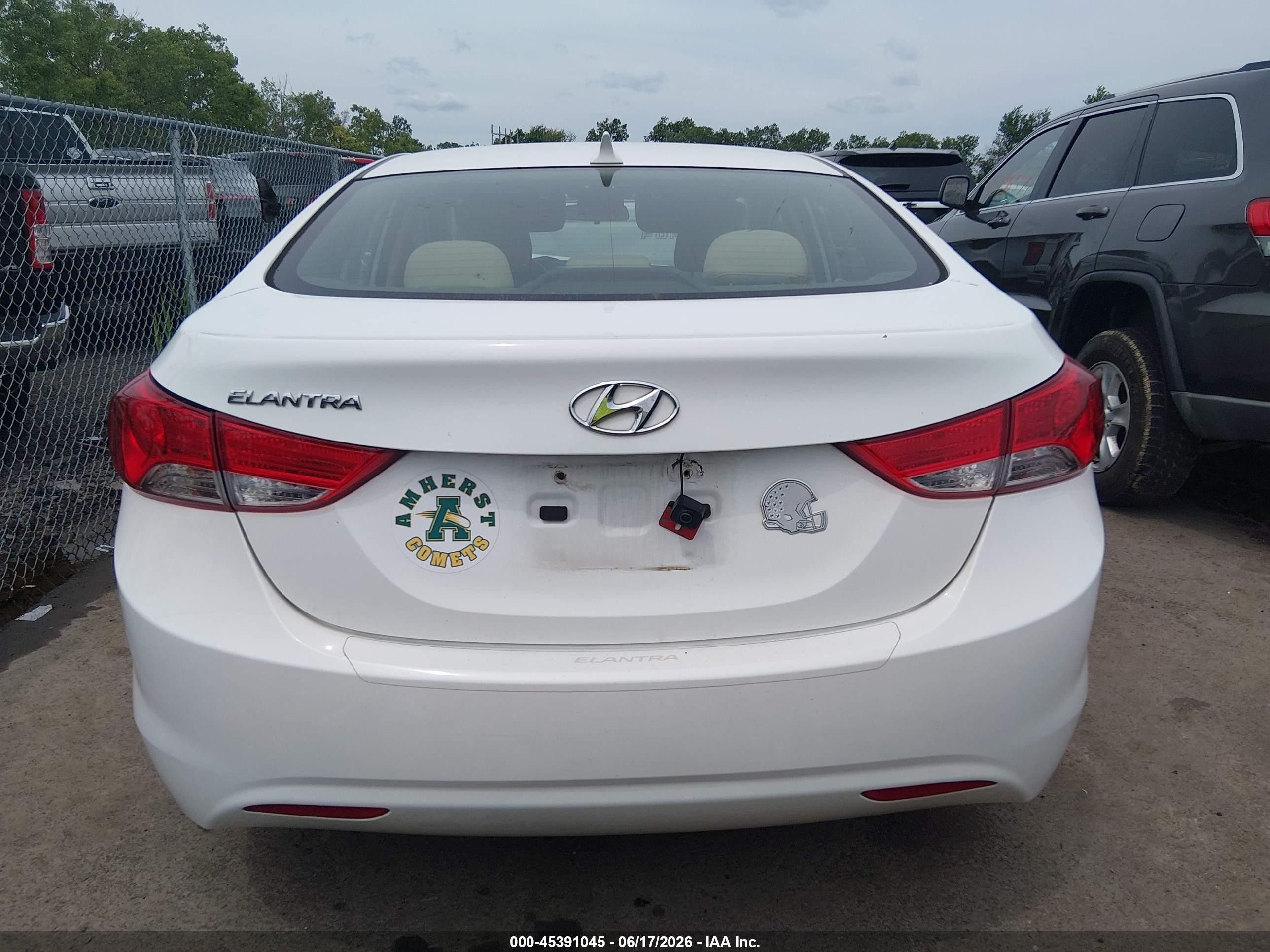 2013 Hyundai Elantra Gls White vin: 5NPDH4AE9DH174928