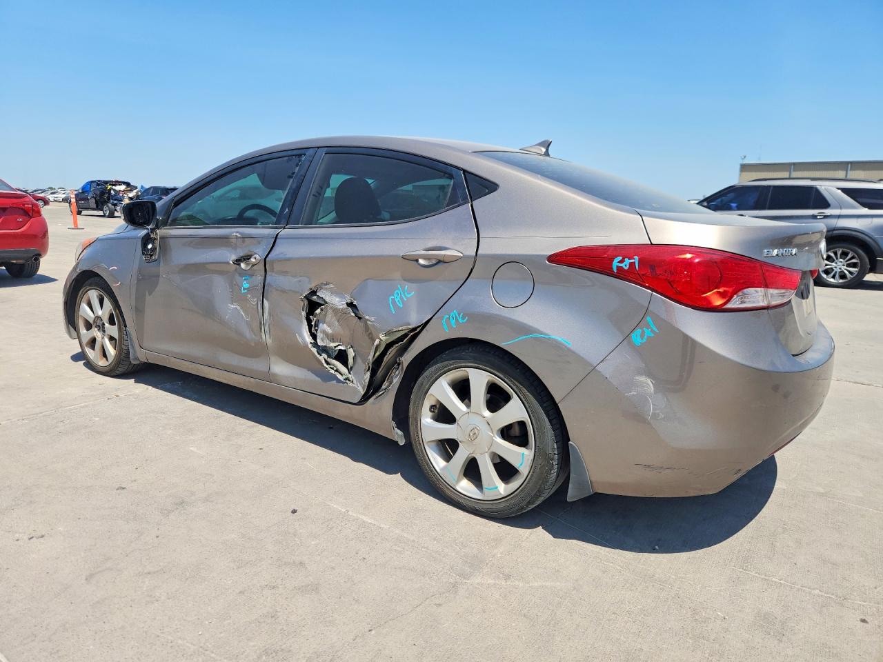 2013 Hyundai Elantra Limited Серебряный vin: 5NPDH4AE9DH243164