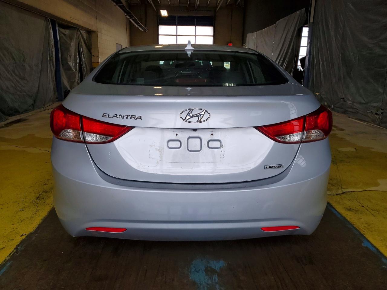 2013 Hyundai Elantra Limited Silver vin: 5NPDH4AE9DH249045