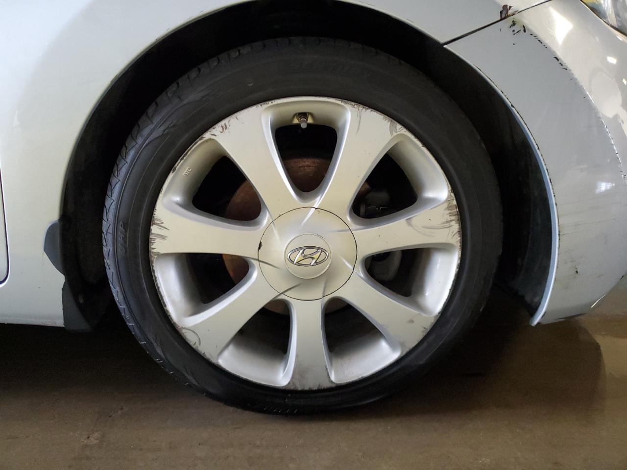 2013 Hyundai Elantra Limited Silver vin: 5NPDH4AE9DH249045 Damage: Right Front Wheel, Curb Rash, > 12 Inches