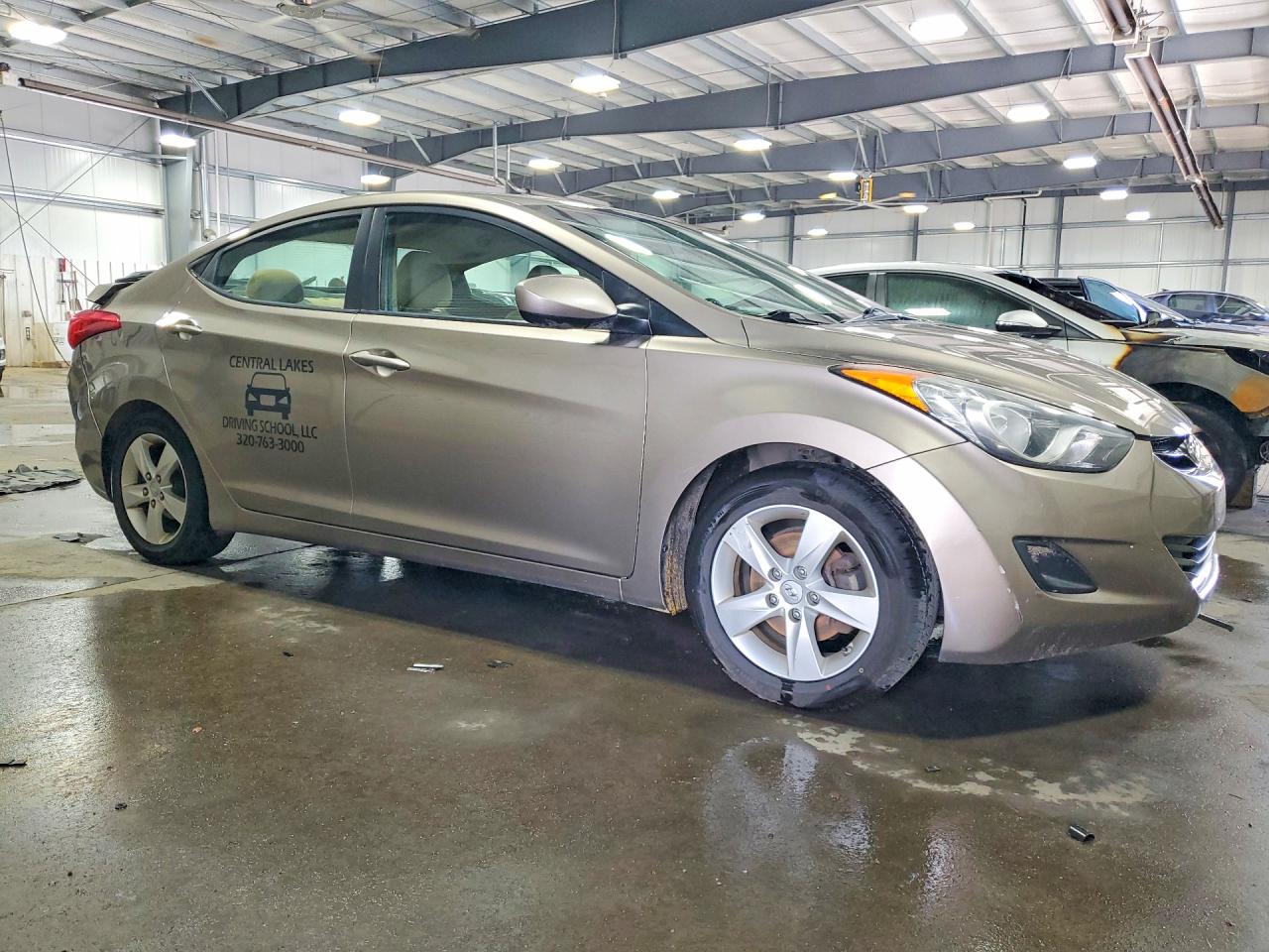 2013 Hyundai Elantra Gls Желто-коричневый vin: 5NPDH4AE9DH283924