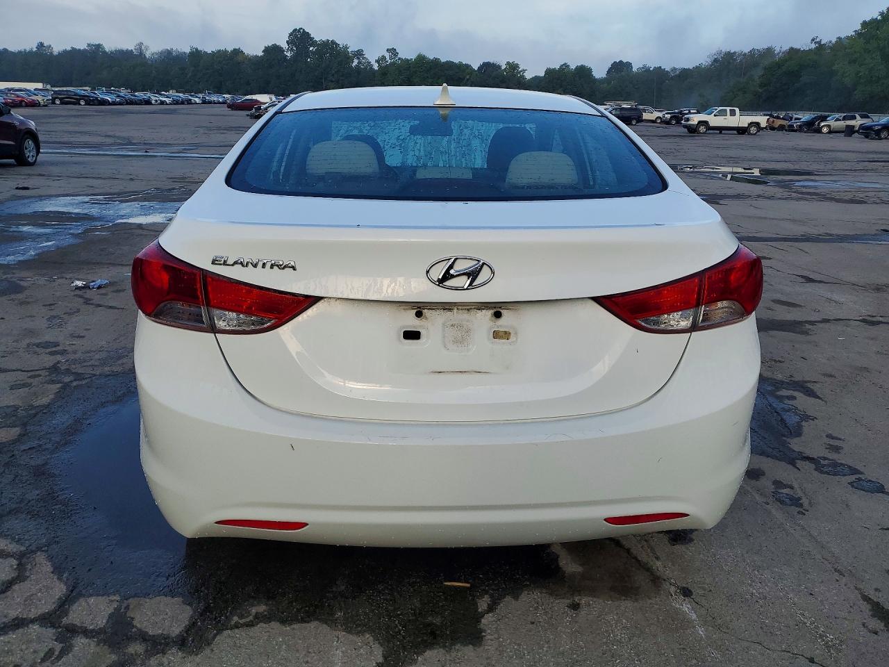 2013 Hyundai Elantra Gls White vin: 5NPDH4AE9DH319983