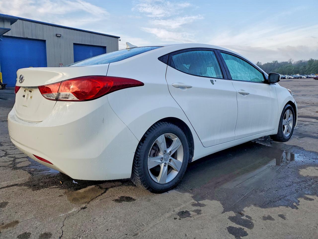 2013 Hyundai Elantra Gls White vin: 5NPDH4AE9DH319983
