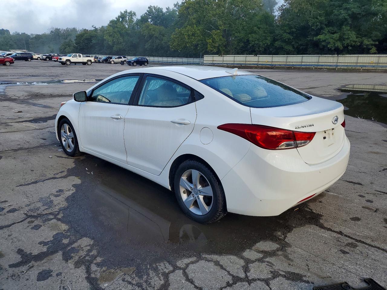 2013 Hyundai Elantra Gls White vin: 5NPDH4AE9DH319983