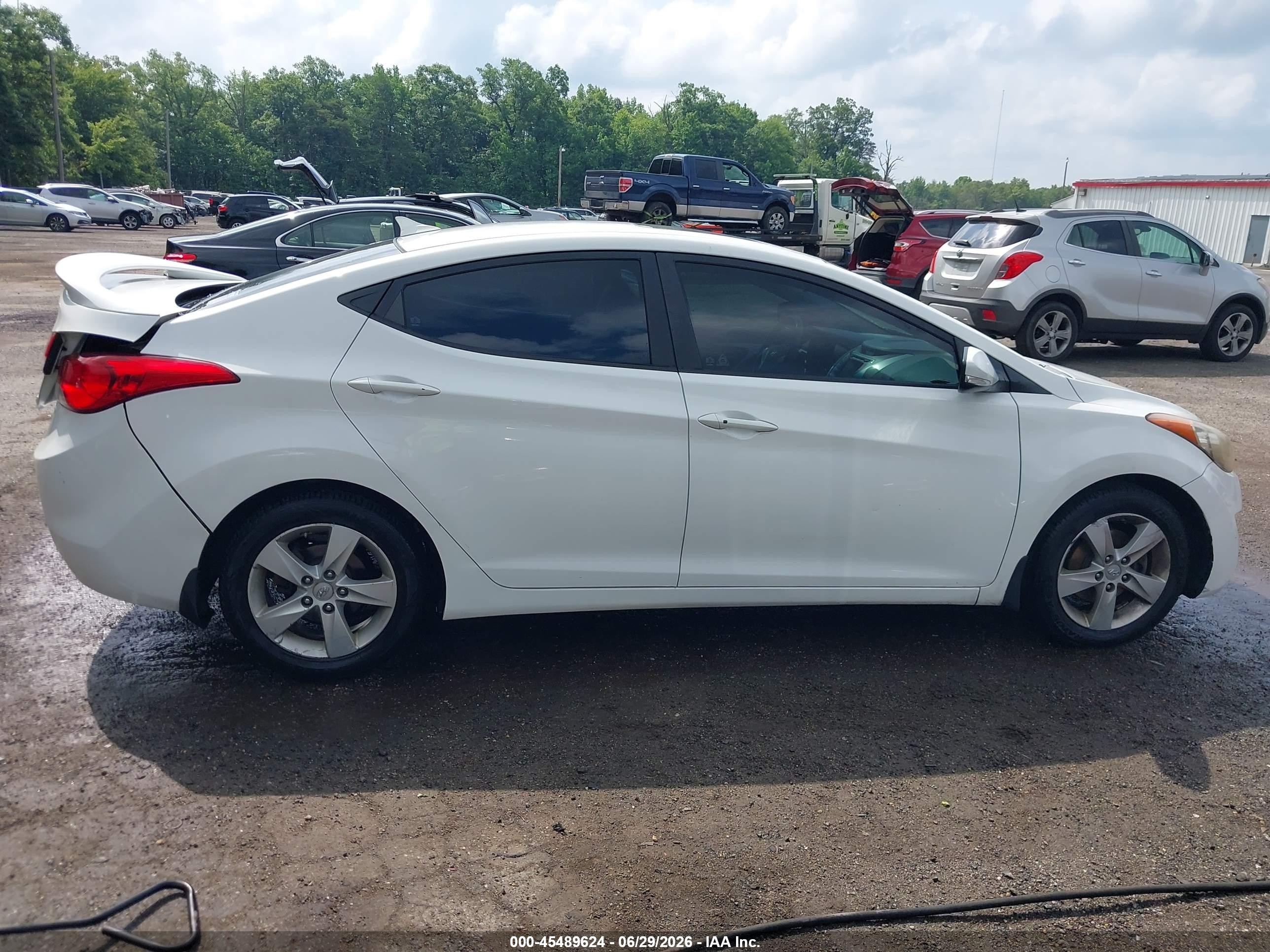 2013 Hyundai Elantra Limited Белый vin: 5NPDH4AE9DH401812