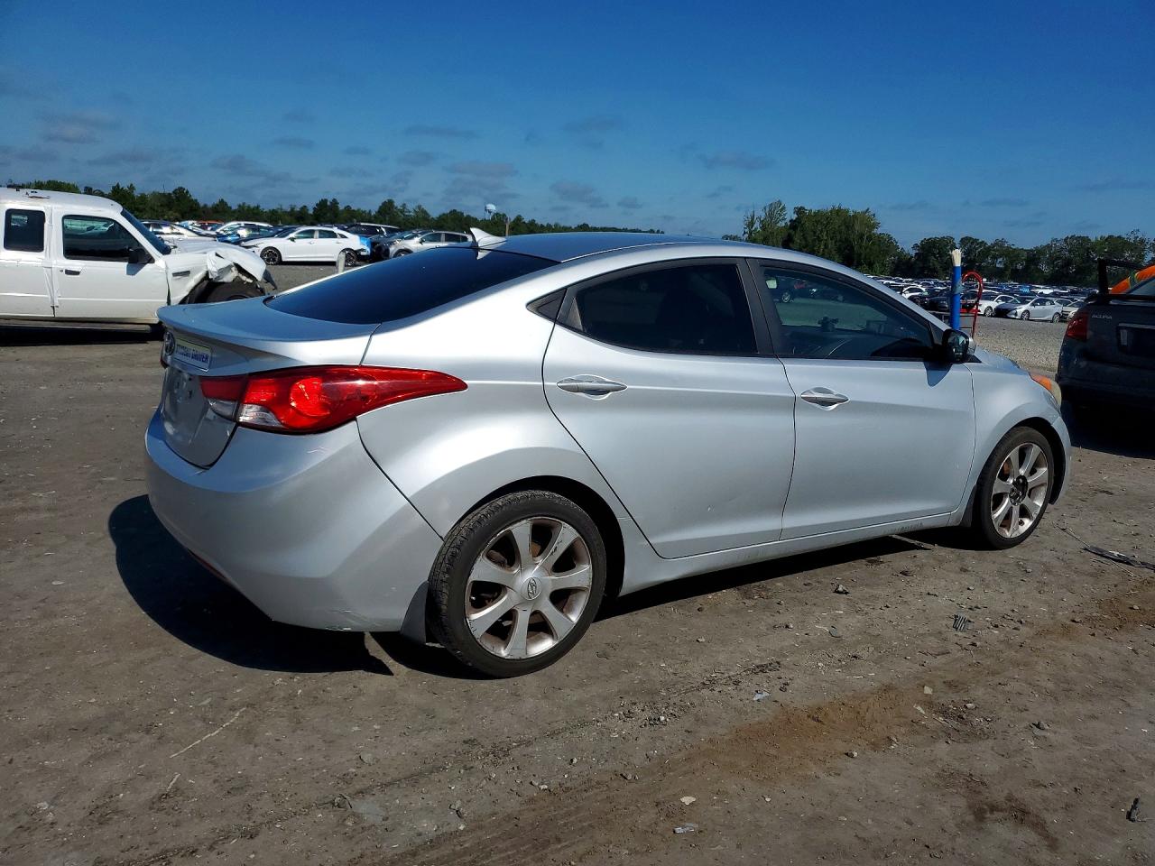 2013 Hyundai Elantra Limited Silver vin: 5NPDH4AE9DH421316