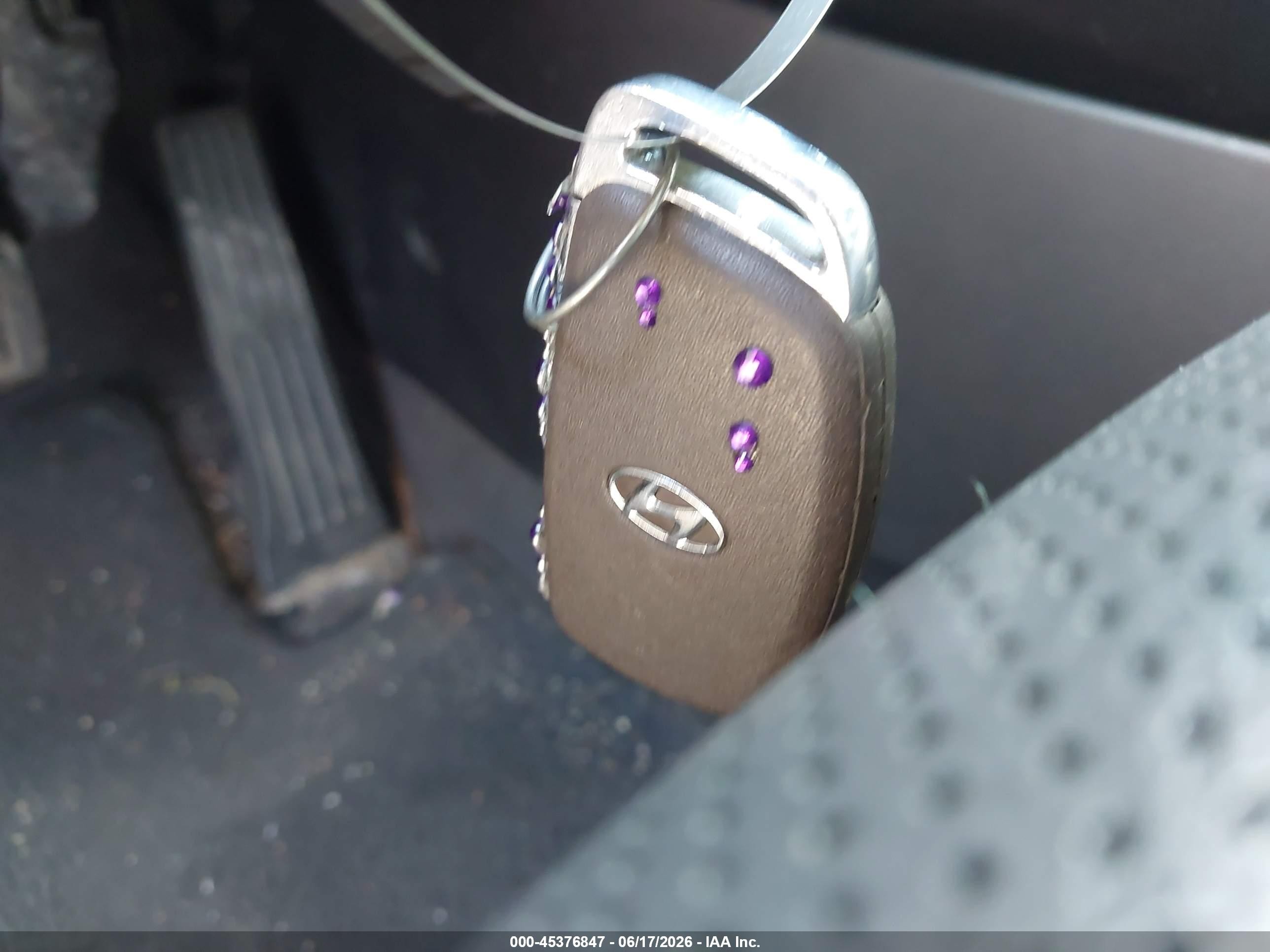 2014 Hyundai Elantra Limited Silver vin: 5NPDH4AE9EH488208