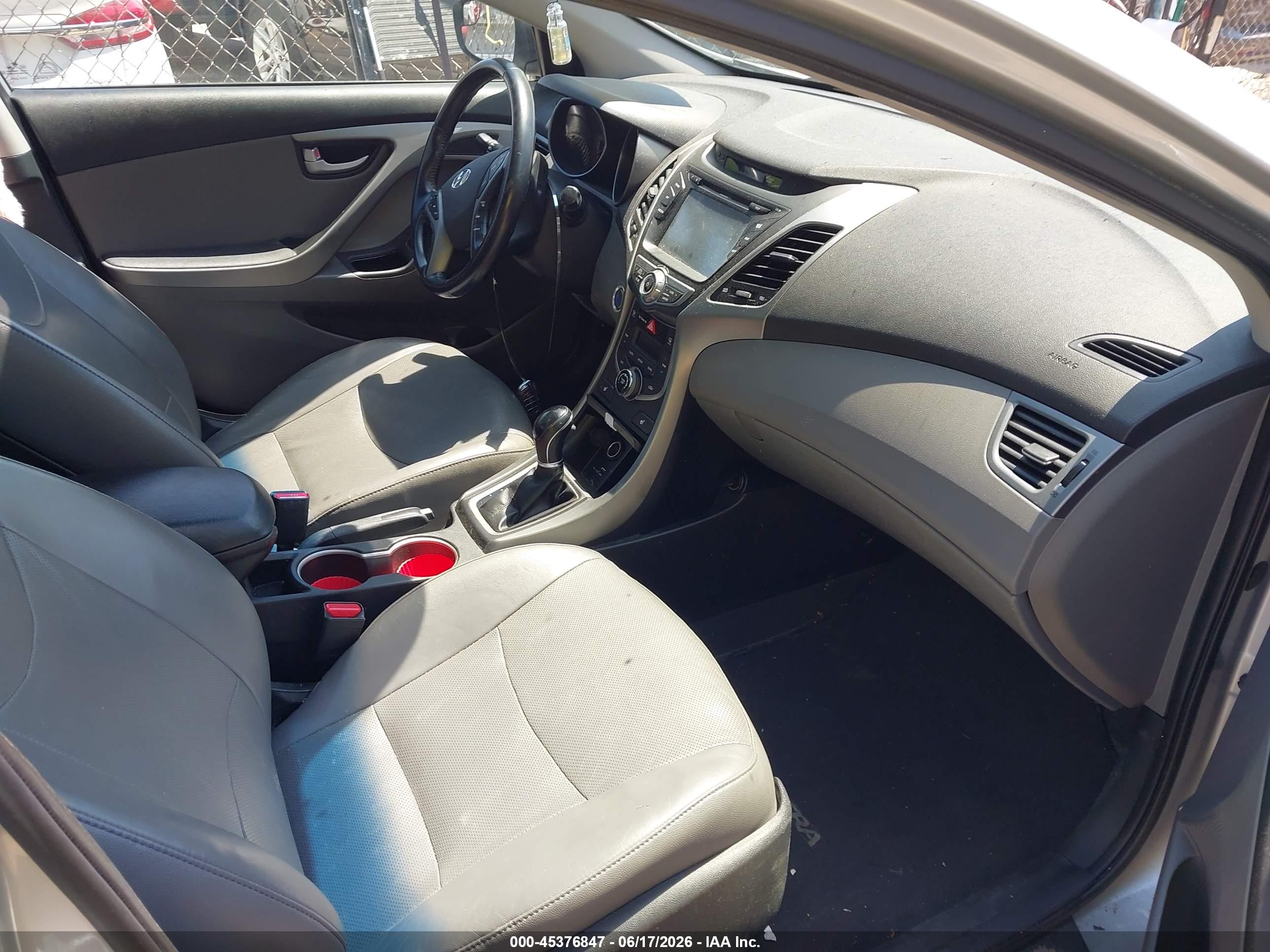 2014 Hyundai Elantra Limited Silver vin: 5NPDH4AE9EH488208