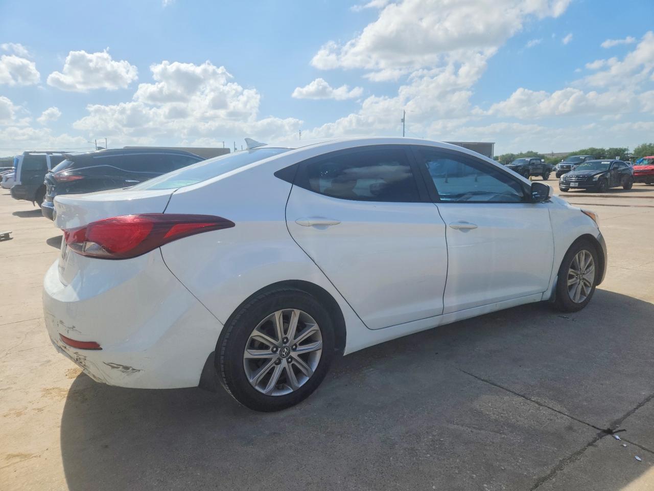 2014 Hyundai Elantra Se White vin: 5NPDH4AE9EH510594