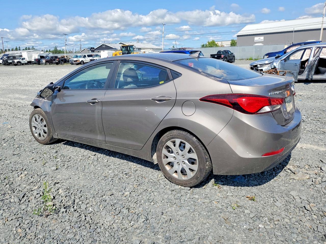 2014 Hyundai Elantra Se Brown vin: 5NPDH4AE9EH527721