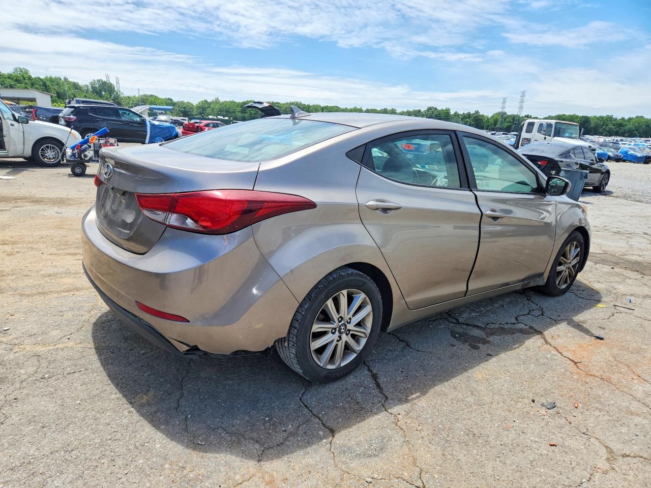 2014 Hyundai Elantra Se Beige vin: 5NPDH4AE9EH530344