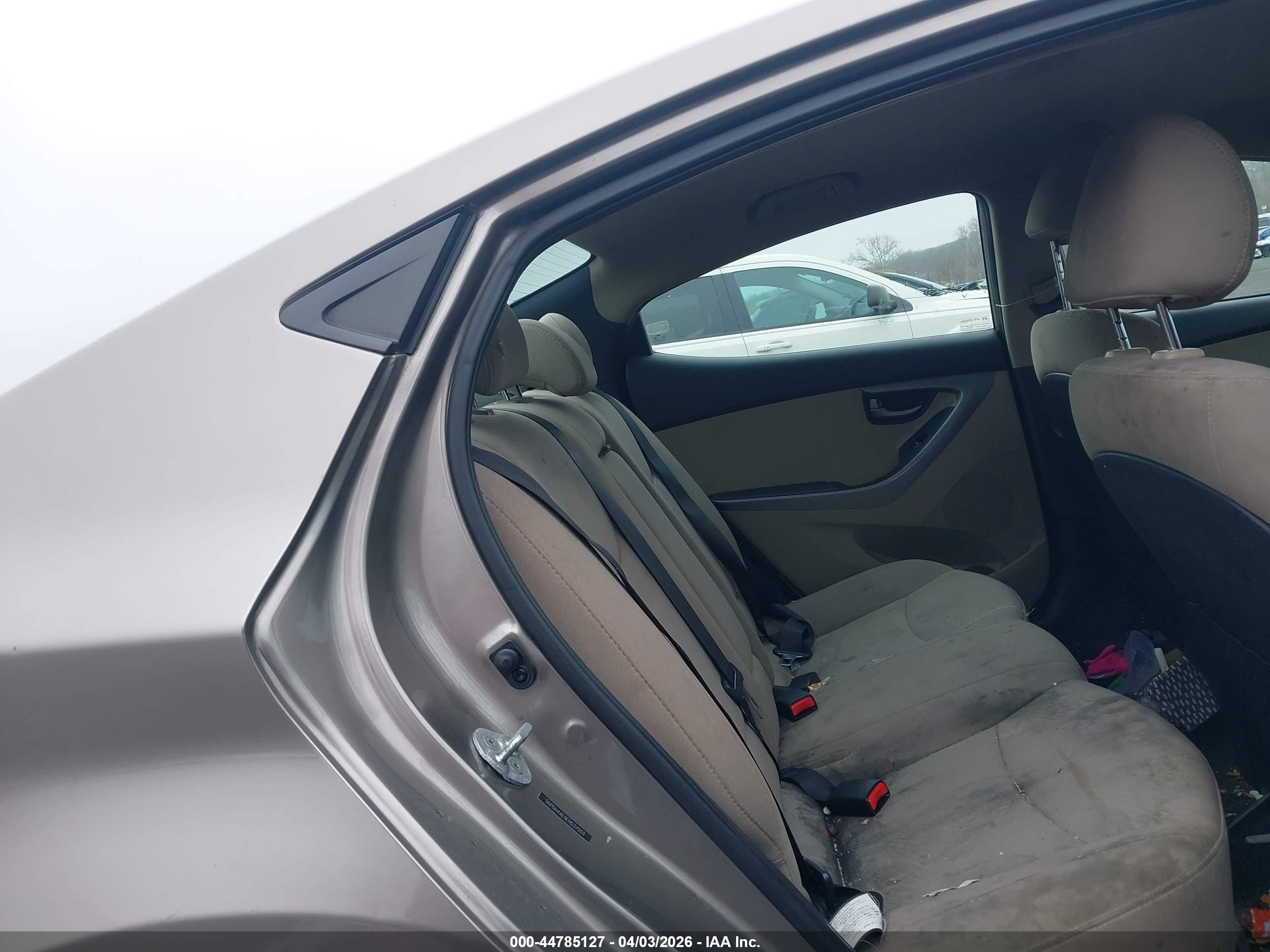 2014 Hyundai Elantra Se Tan vin: 5NPDH4AE9EH537553
