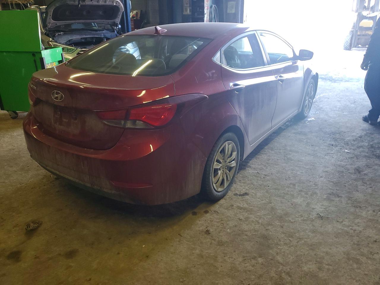2014 Hyundai Elantra Gl Red vin: 5NPDH4AE9EH543790