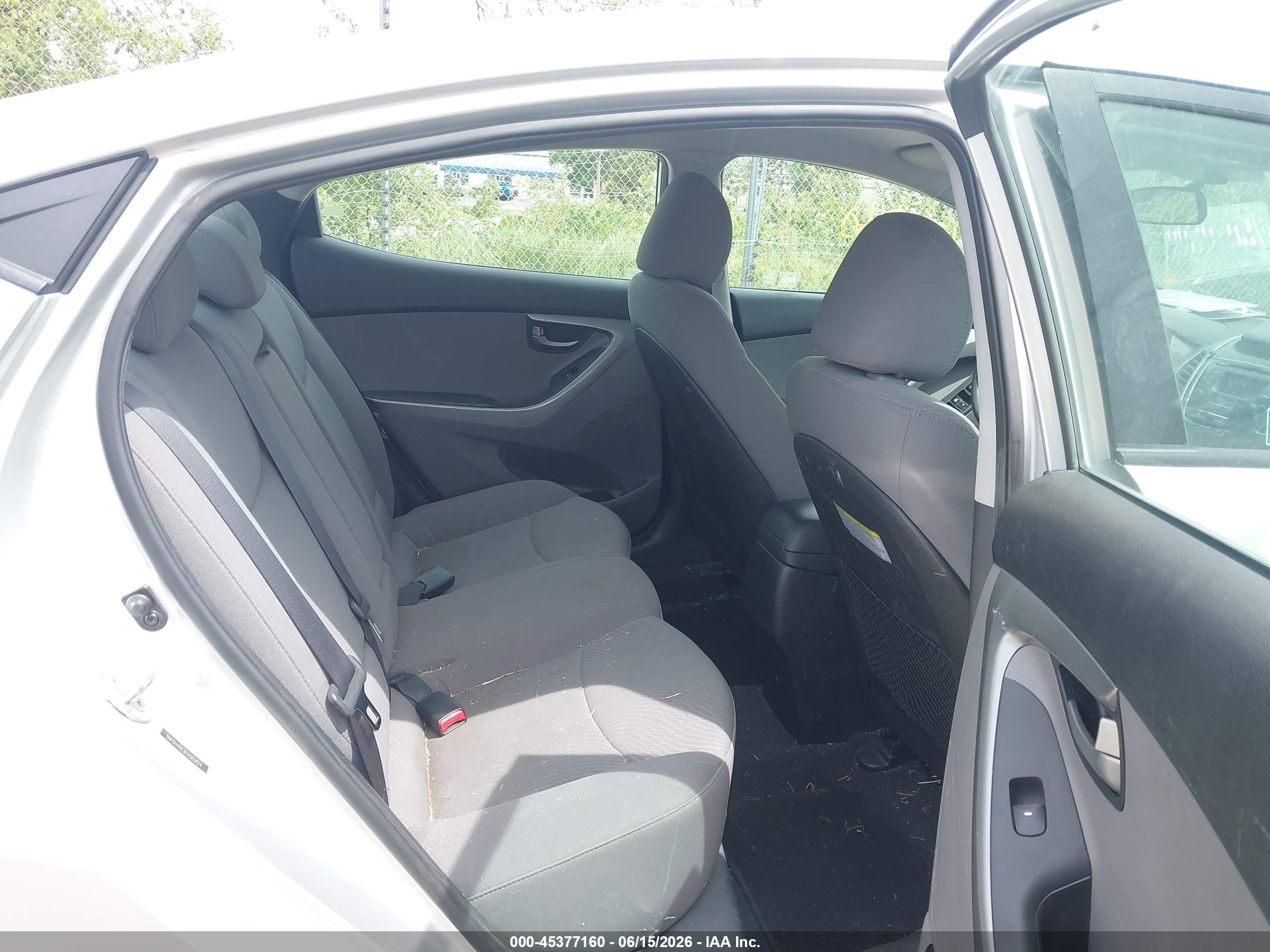 2015 Hyundai Elantra Se Silver vin: 5NPDH4AE9FH565824