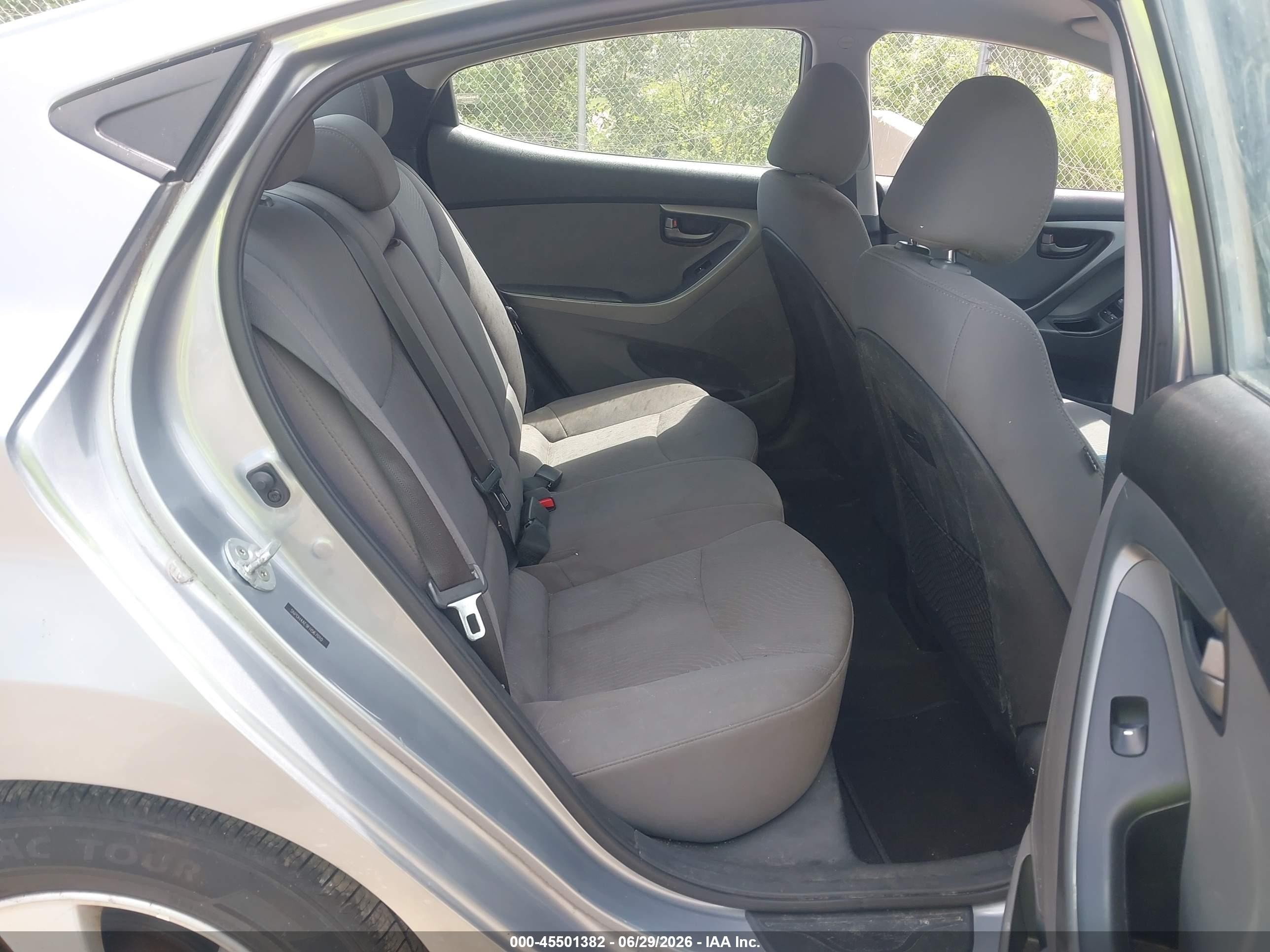 2015 Hyundai Elantra Se Серебряный vin: 5NPDH4AE9FH567010