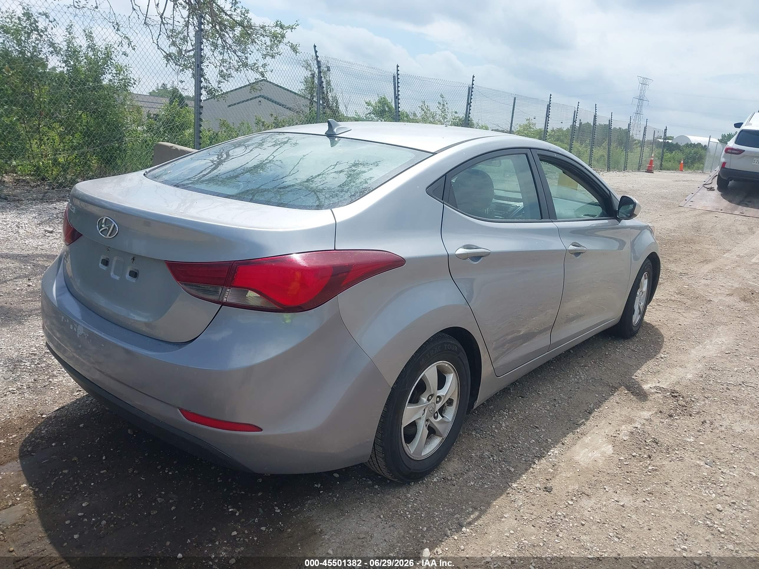 2015 Hyundai Elantra Se Серебряный vin: 5NPDH4AE9FH567010