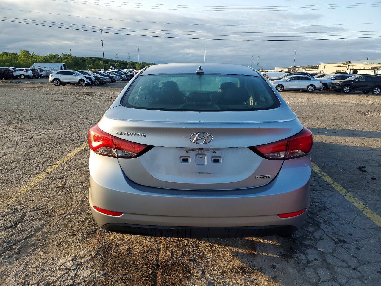 2015 Hyundai Elantra Limited Silver vin: 5NPDH4AE9FH572546