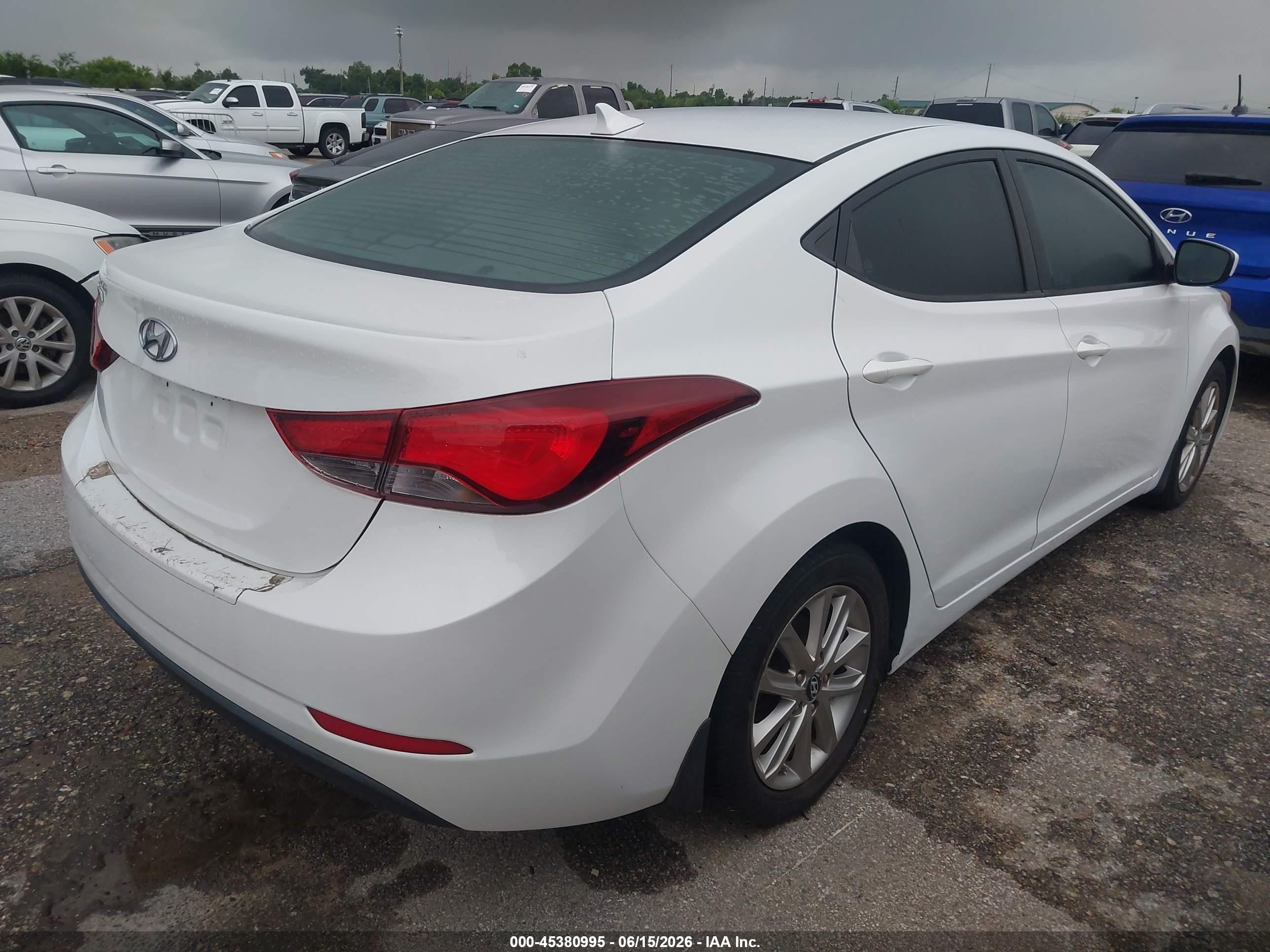 2015 Hyundai Elantra Se White vin: 5NPDH4AE9FH576175