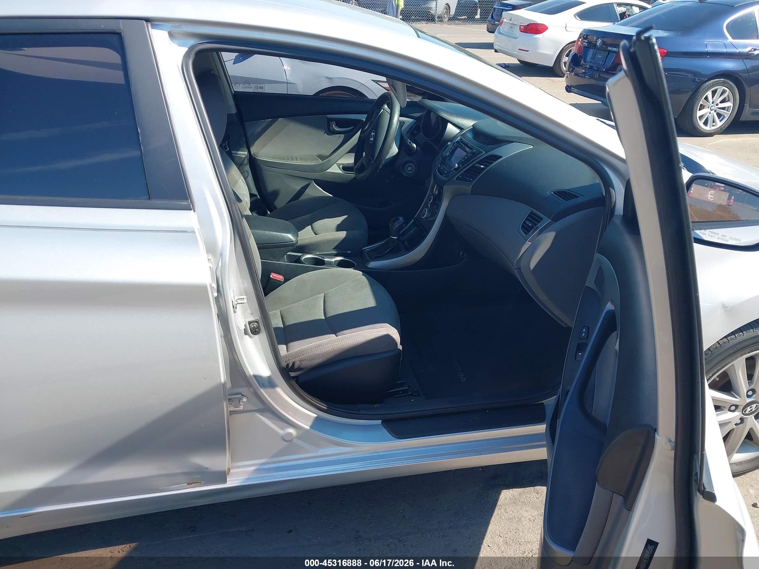 2015 Hyundai Elantra Se Silver vin: 5NPDH4AE9FH594921